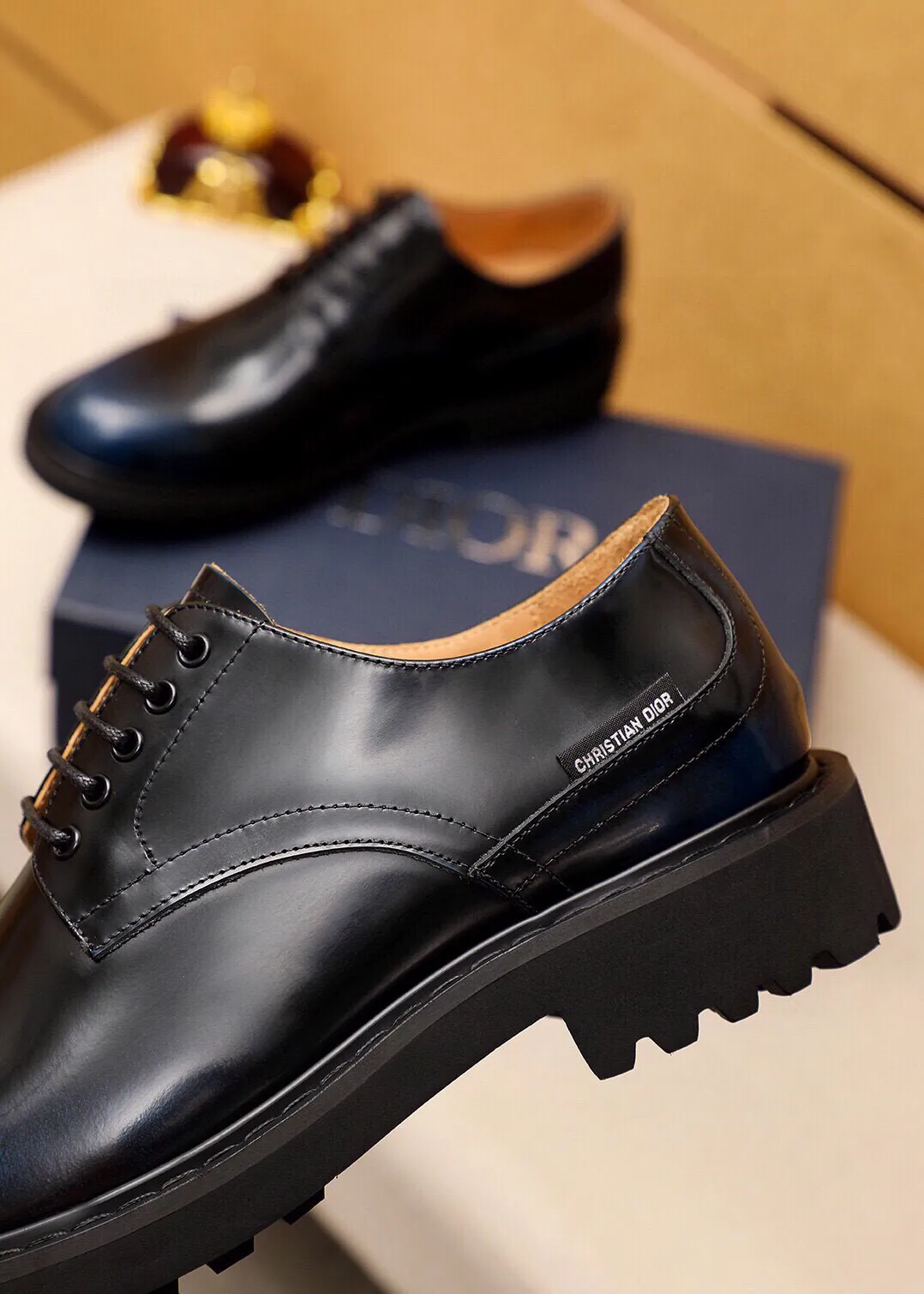 Men's shoes 💰580💐 Product trademark: Dior "Dior" business leather shoes Regular size: 39-44 (38.45🉑️customized) Product materials: Selected Italian imported first-layer open-edge beaded cowhide upper, imported water-dyed 🐂 cowhide lining. Strong three-dimensional visual effect, original outsole Color: 3 colors optional